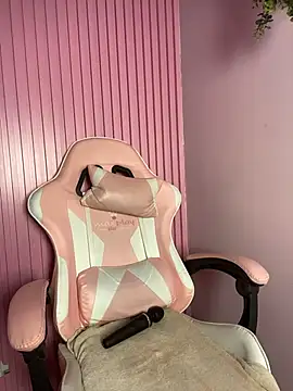 PrettyChloe  online show from 04/20/26, 07:59