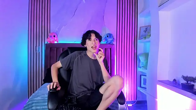 SthepanodiMonaco online show from 04/11/26, 03:25