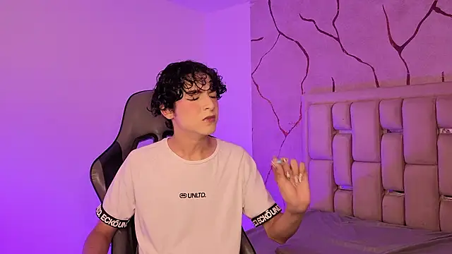 Snapshot of SthepanodiMonaco chatting on 02/26/26, 08:31 SthepanodiMonaco online show from 02/26/26, 08:31