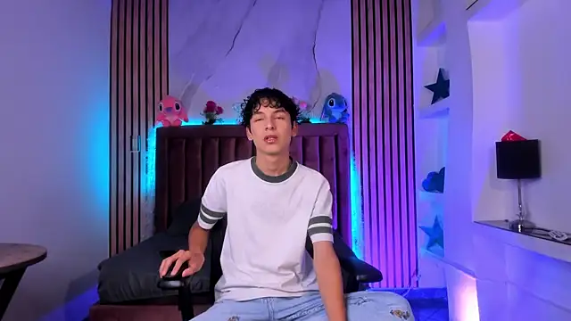 SthepanodiMonaco online show from 01/08/26, 07:20