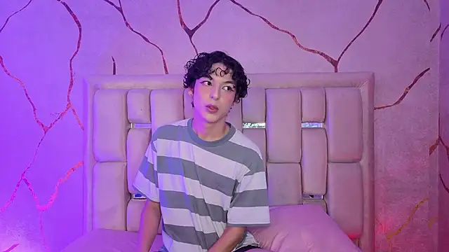 SthepanodiMonaco online show from 03/19/26, 03:39