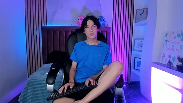 SthepanodiMonaco online show from 04/17/26, 03:20