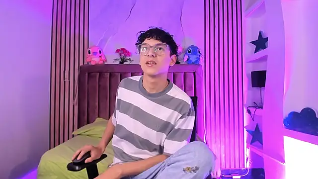 SthepanodiMonaco online show from 12/05/25, 07:23