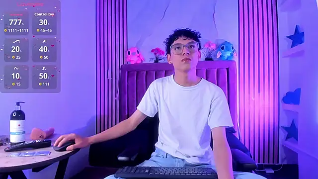 SthepanodiMonaco online show from 12/04/25, 07:24