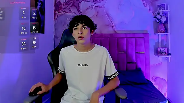 Snapshot of SthepanodiMonaco chatting on 02/06/26, 08:49 SthepanodiMonaco online show from 02/06/26, 08:49