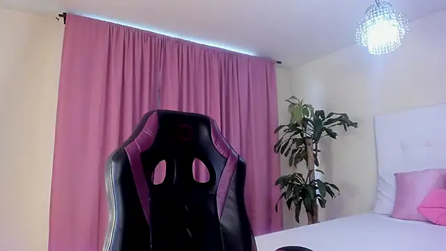 Emmaa Queen  online show from 01/08/26, 07:20