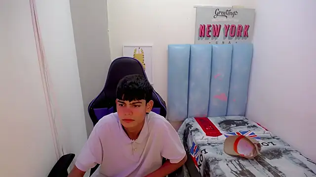 Snapshot of Lil_babyyy_ chatting on 11/30/25, 03:29 Lil babyyy online show from 11/30/25, 03:29