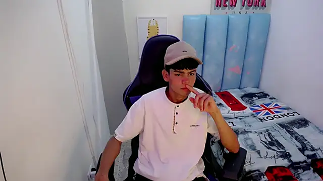 Snapshot of Lil_babyyy_ chatting on 11/29/25, 03:06 Lil babyyy online show from 11/29/25, 03:06