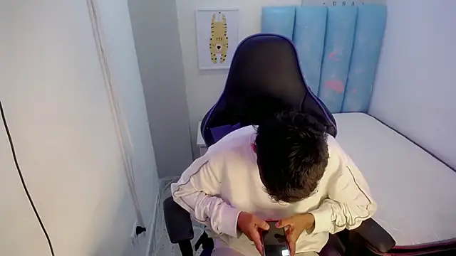 Snapshot of Lil_babyyy_ chatting on 12/01/25, 03:18 Lil babyyy online show from 12/01/25, 03:18