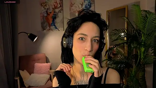 Snapshot of Lis_Batsy chatting on 11/29/25, 02:39 Lis Batsy online show from 11/29/25, 02:39