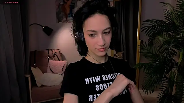 Snapshot of Lis_Batsy chatting on 11/30/25, 06:03 Lis Batsy online show from 11/30/25, 06:03