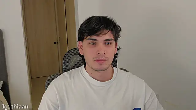 Snapshot of thiaann chatting on 11/30/25, 01:28 thiaann online show from 11/30/25, 01:28