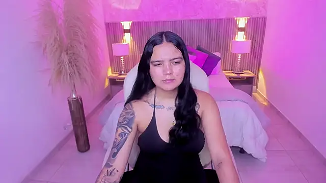 Snapshot of Allyson_brown_ chatting on 12/16/25, 07:18 Allyson brown online show from 12/16/25, 07:18