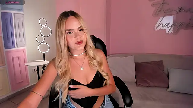 Snapshot of RossiRivers chatting on 02/08/26, 06:16 RossiRivers online show from 02/08/26, 06:16