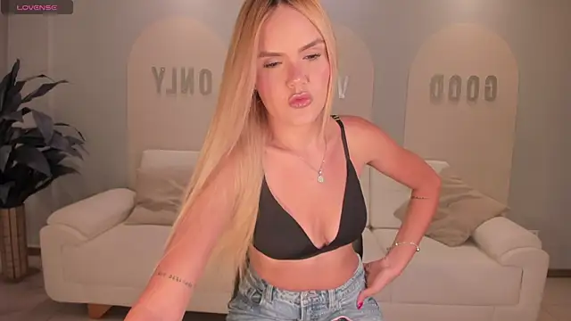 Snapshot of RossiRivers chatting on 01/11/26, 05:53 RossiRivers online show from 01/11/26, 05:53