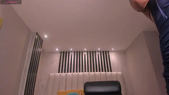 AmbarOwens online show from 12/15/25, 12:38