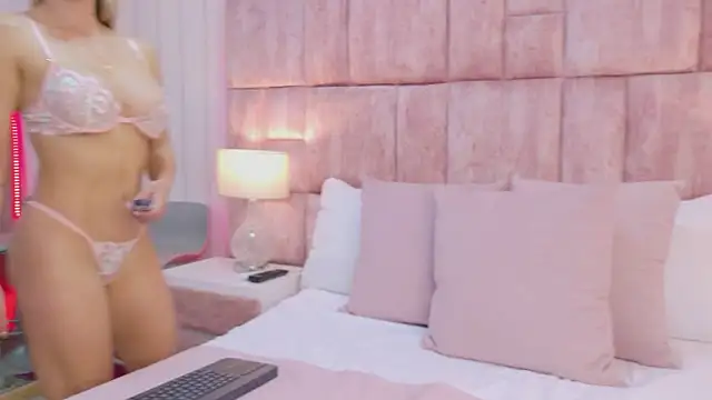 AnnaQuinn online show from 12/21/25, 02:41