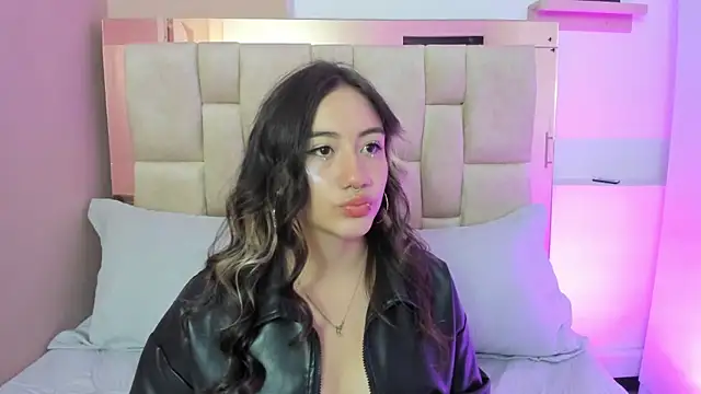 Nana  S online show from 12/20/25, 03:20