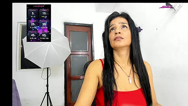 Snapshot of sweetCatallina chatting on 07/06/26, 01:18 sweetCatallina online show from 07/06/26, 01:18