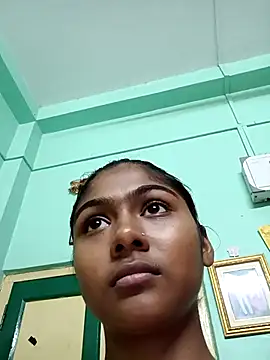 Cute diya023 online show from 03/18/26, 04:52