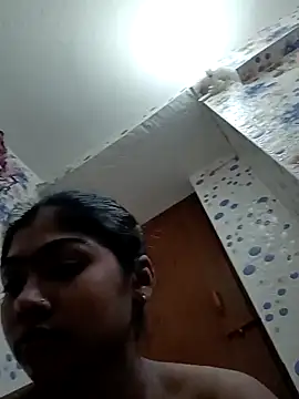 Cute diya023 online show from 05/17/26, 05:07