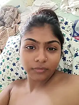 Cute diya023 online show from 04/19/26, 02:45