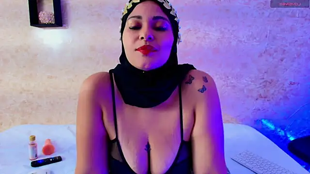 hafsa ali online show from 12/05/25, 12:37