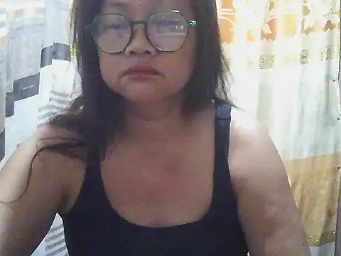 Snapshot of fireflower70 chatting on 06/04/26, 04:11 fireflower70 online show from 06/04/26, 04:11