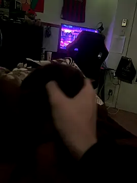 Snapshot of Alingo2 chatting on 11/28/25, 05:51 Alingo2 online show from 11/28/25, 05:51