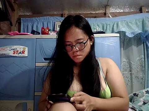 Snapshot of xxdreamgirl69 chatting on 07/17/26, 12:41 xxdreamgirl69 online show from 07/17/26, 12:41