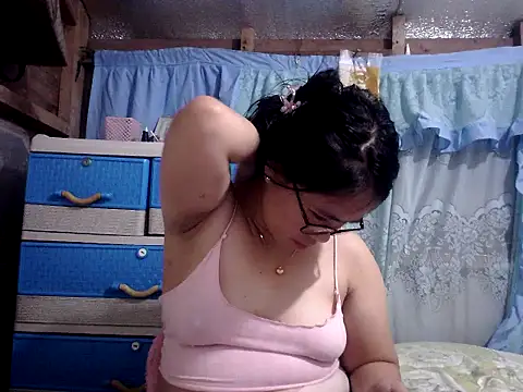 Snapshot of xxdreamgirl69 chatting on 06/15/26, 11:59 xxdreamgirl69 online show from 06/15/26, 11:59
