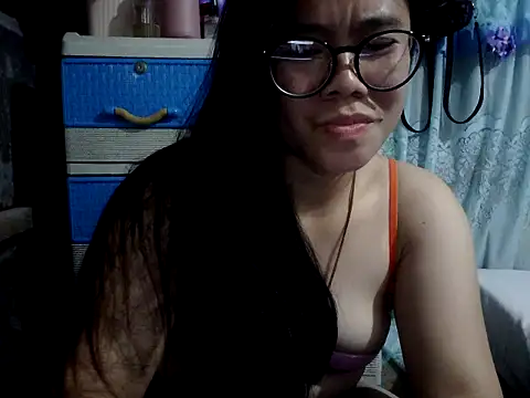 Snapshot of xxdreamgirl69 chatting on 02/28/26, 11:43 xxdreamgirl69 online show from 02/28/26, 11:43