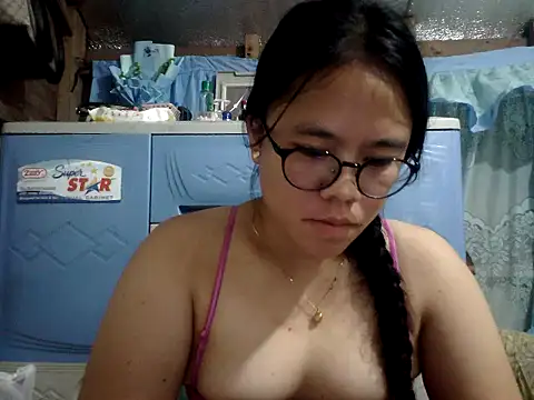 Snapshot of xxdreamgirl69 chatting on 06/21/26, 10:21 xxdreamgirl69 online show from 06/21/26, 10:21