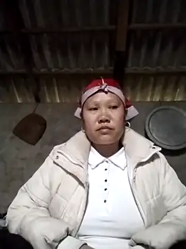 Snapshot of LeoPet2x chatting on 03/13/26, 03:44 LeoPet2x online show from 03/13/26, 03:44