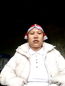 Snapshot of LeoPet2x chatting on 03/07/26, 04:30 LeoPet2x online show from 03/07/26, 04:30