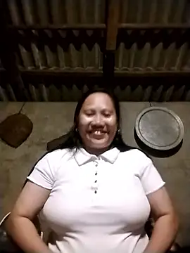 Snapshot of LeoPet2x chatting on 02/18/26, 04:14 LeoPet2x online show from 02/18/26, 04:14