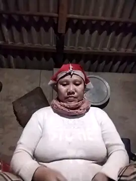 Snapshot of LeoPet2x chatting on 02/14/26, 01:55 LeoPet2x online show from 02/14/26, 01:55