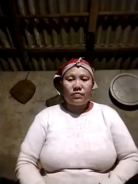 Snapshot of LeoPet2x chatting on 02/15/26, 08:30 LeoPet2x online show from 02/15/26, 08:30