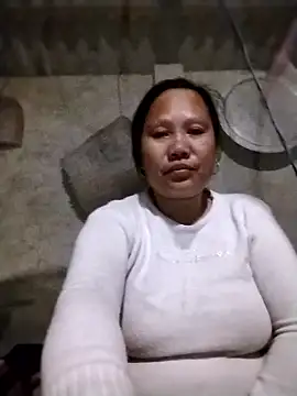 Snapshot of LeoPet2x chatting on 04/13/26, 05:17 LeoPet2x online show from 04/13/26, 05:17