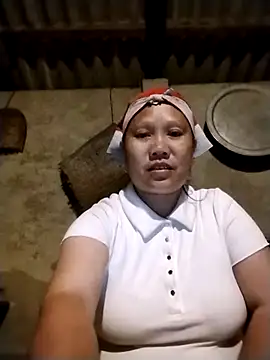 Snapshot of LeoPet2x chatting on 04/12/26, 05:05 LeoPet2x online show from 04/12/26, 05:05