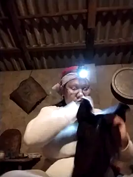 Snapshot of LeoPet2x chatting on 04/02/26, 04:24 LeoPet2x online show from 04/02/26, 04:24