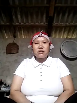 Snapshot of LeoPet2x chatting on 03/08/26, 04:05 LeoPet2x online show from 03/08/26, 04:05