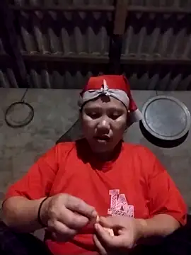 Snapshot of LeoPet2x chatting on 03/19/26, 11:32 LeoPet2x online show from 03/19/26, 11:32