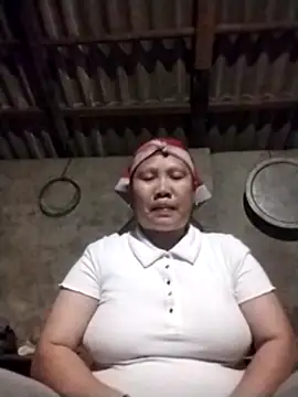 Snapshot of LeoPet2x chatting on 03/22/26, 03:35 LeoPet2x online show from 03/22/26, 03:35