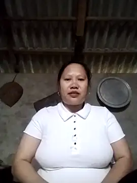 Snapshot of LeoPet2x chatting on 02/18/26, 04:10 LeoPet2x online show from 02/18/26, 04:10