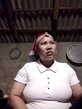 Snapshot of LeoPet2x chatting on 03/21/26, 11:25 LeoPet2x online show from 03/21/26, 11:25