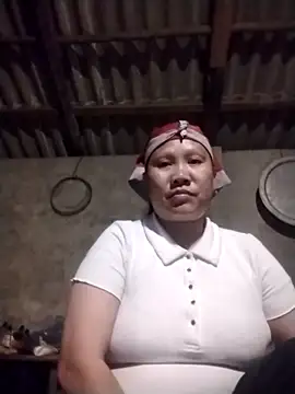 Snapshot of LeoPet2x chatting on 03/27/26, 01:34 LeoPet2x online show from 03/27/26, 01:34