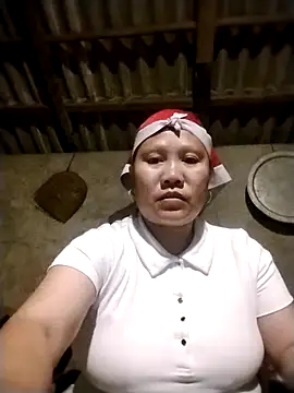 Snapshot of LeoPet2x chatting on 02/24/26, 05:58 LeoPet2x online show from 02/24/26, 05:58