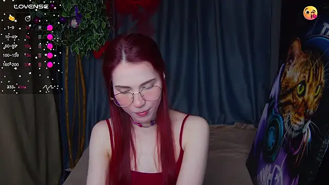 Snapshot of Emily_Kente chatting on 12/22/25, 01:06 Emily Kente online show from 12/22/25, 01:06