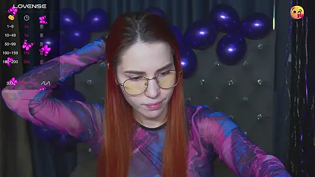 Snapshot of Emily_Kente chatting on 12/05/25, 12:43 Emily Kente online show from 12/05/25, 12:43